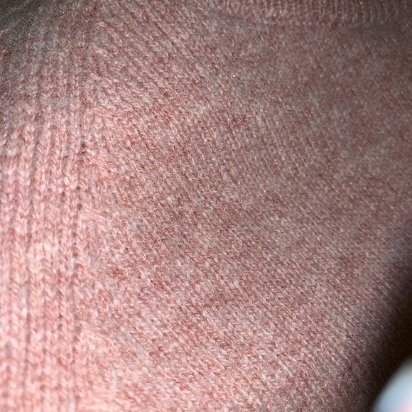 Uniqlo wool blend sweater EUC - Picture 4 of 4